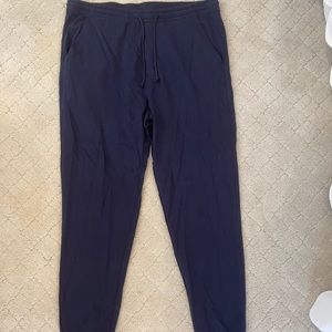 Brand new J. Crew knit goods men’s slim joggers
